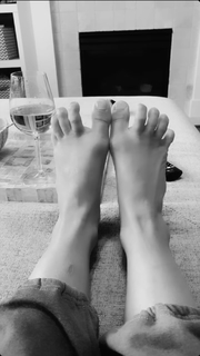 Paige VanZant feet photo thumbnail
