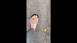 Helen Flanagan feet photo thumbnail