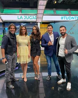 Tania Rincón feet photo thumbnail