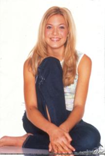 Mandy Moore feet photo thumbnail