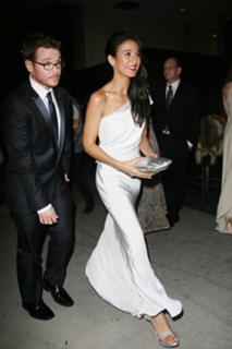 Emmanuelle Chriqui feet photo thumbnail