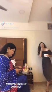 Hansika Motwani feet photo thumbnail