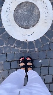 Chiara Ferragni feet photo thumbnail