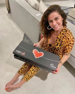 Giovanna Antonelli feet photo thumbnail