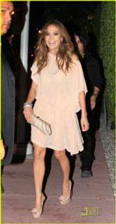 Jennifer Lopez feet photo thumbnail