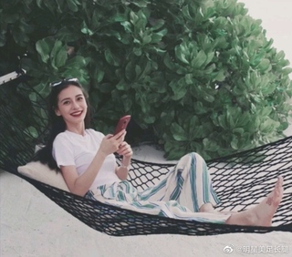 Angelababy feet photo thumbnail