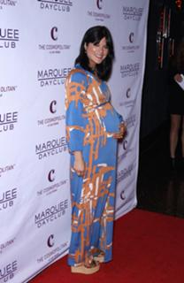 Selma Blair feet photo thumbnail