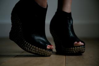 Ashley Madekwe feet photo thumbnail