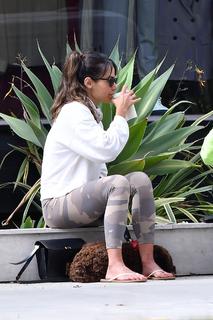 Jordana Brewster feet photo thumbnail