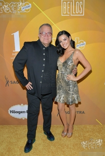 Maite Perroni feet photo thumbnail