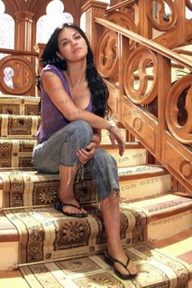 Maite Perroni feet photo thumbnail