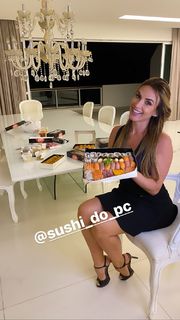 Nicole Bahls feet photo thumbnail