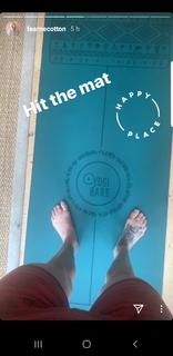 Fearne Cotton feet photo thumbnail
