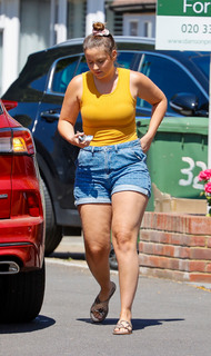 Jacqueline Jossa feet photo thumbnail
