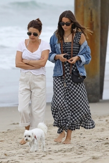 Ana de Armas feet photo thumbnail
