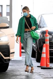Hailey Bieber feet photo thumbnail