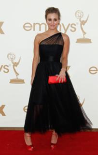 Kaley Cuoco feet photo thumbnail