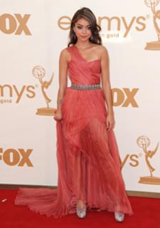 Sarah Hyland feet photo thumbnail