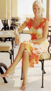 Denise Van Outen feet photo thumbnail