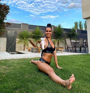 Cristina Pedroche feet photo thumbnail