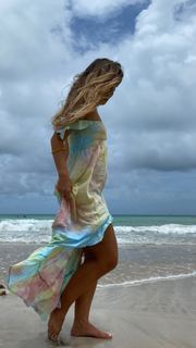 Kino MacGregor feet photo thumbnail
