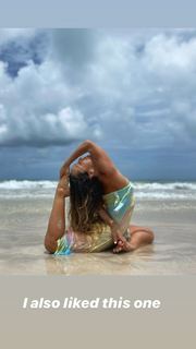 Kino MacGregor feet photo thumbnail