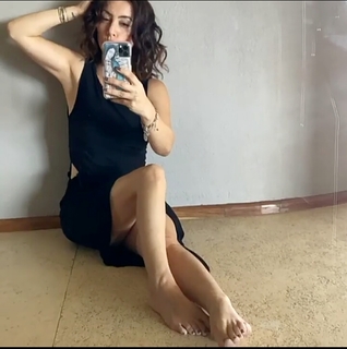 Claudia Lizaldi feet photo thumbnail