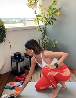 Melissa Satta feet photo thumbnail