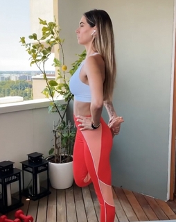 Melissa Satta feet photo thumbnail