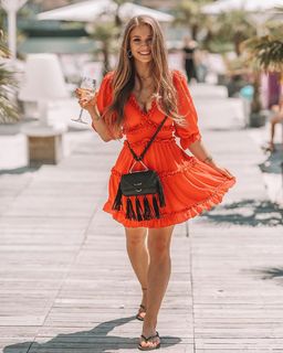 Lola Weippert feet photo thumbnail