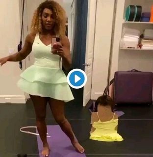 Serena Williams feet photo thumbnail