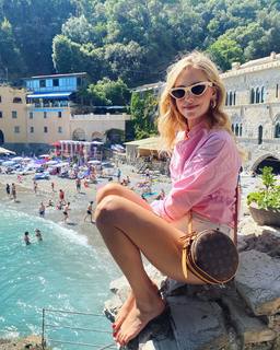 Chiara Ferragni feet photo thumbnail