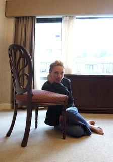 Uma Thurman feet photo thumbnail