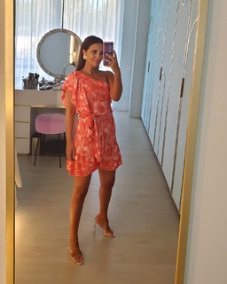 Paula Echevarría feet photo thumbnail