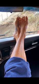 Brooke Burke feet photo thumbnail