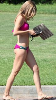 AnnaLynne McCord feet photo thumbnail