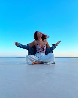 Mary Synatsaki feet photo thumbnail