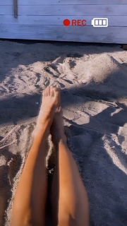 Belén Rodríguez feet photo thumbnail