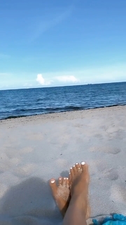 Kino MacGregor feet photo thumbnail