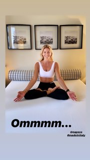 Federica Fontana feet photo thumbnail
