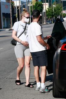 Sophie Turner feet photo thumbnail