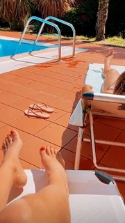 Ludovica Pagani feet photo thumbnail