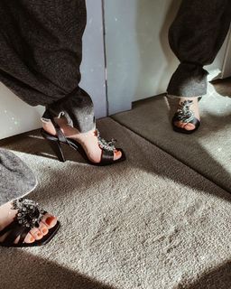 Xenia Tchoumitcheva feet photo thumbnail