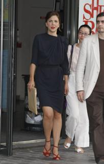 Maggie Gyllenhaal feet photo thumbnail