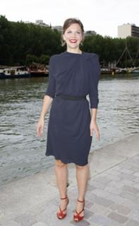 Maggie Gyllenhaal feet photo thumbnail