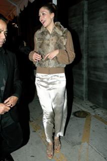 Maggie Gyllenhaal feet photo thumbnail