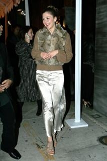 Maggie Gyllenhaal feet photo thumbnail