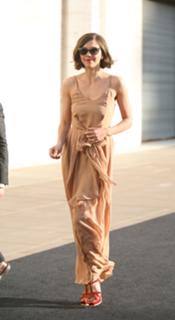 Maggie Gyllenhaal feet photo thumbnail