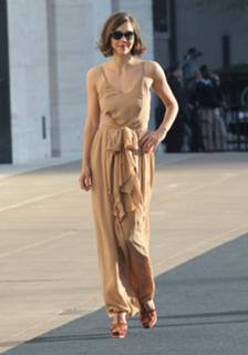 Maggie Gyllenhaal feet photo thumbnail