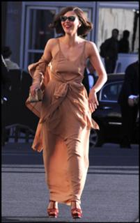 Maggie Gyllenhaal feet photo thumbnail